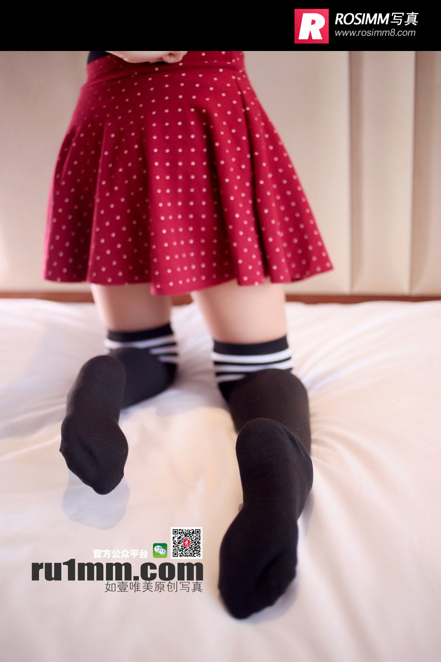 [RU1MM如壹写真]NO.217 过膝的厚丝中筒袜學生妹造型